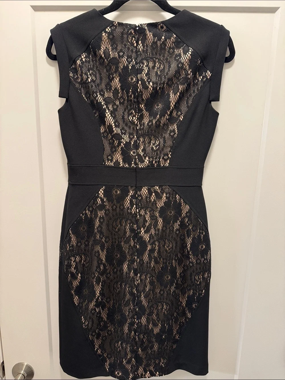🆕Black label Saks Fifth Avenue Black Lace Midi Dress with Nude Lining. 4. NWOT!🔥